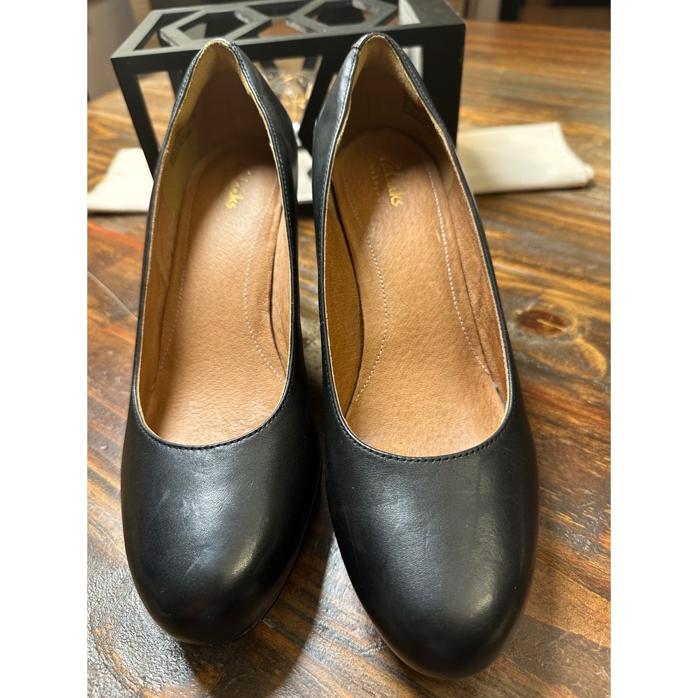 Clarks Artisan Women 9 Black Leather Platform Pumps Round Toe Heels 26101627 - Picture 11 of 11